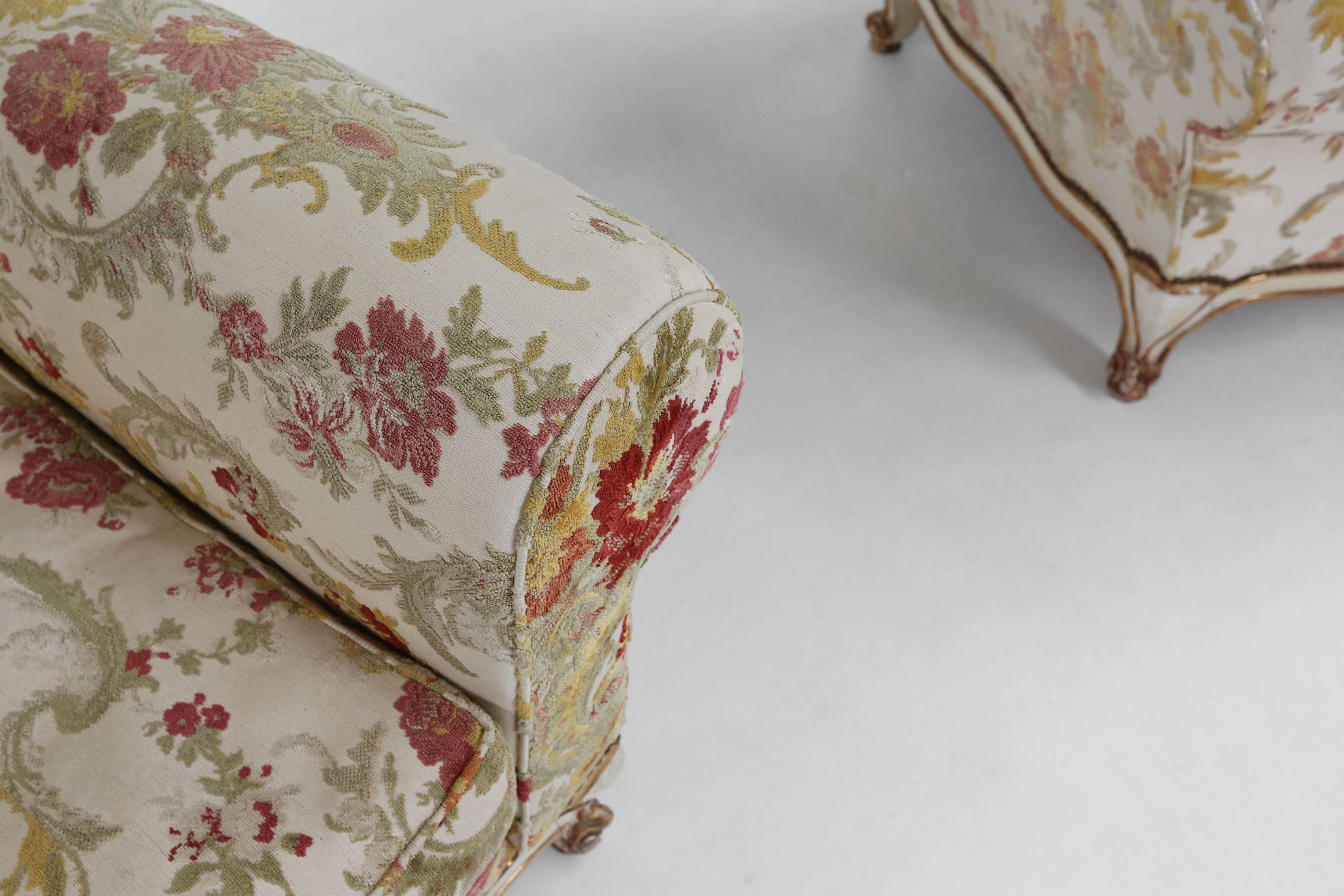 French set of Lounge Chairs in Floral Upholsterythumbnail